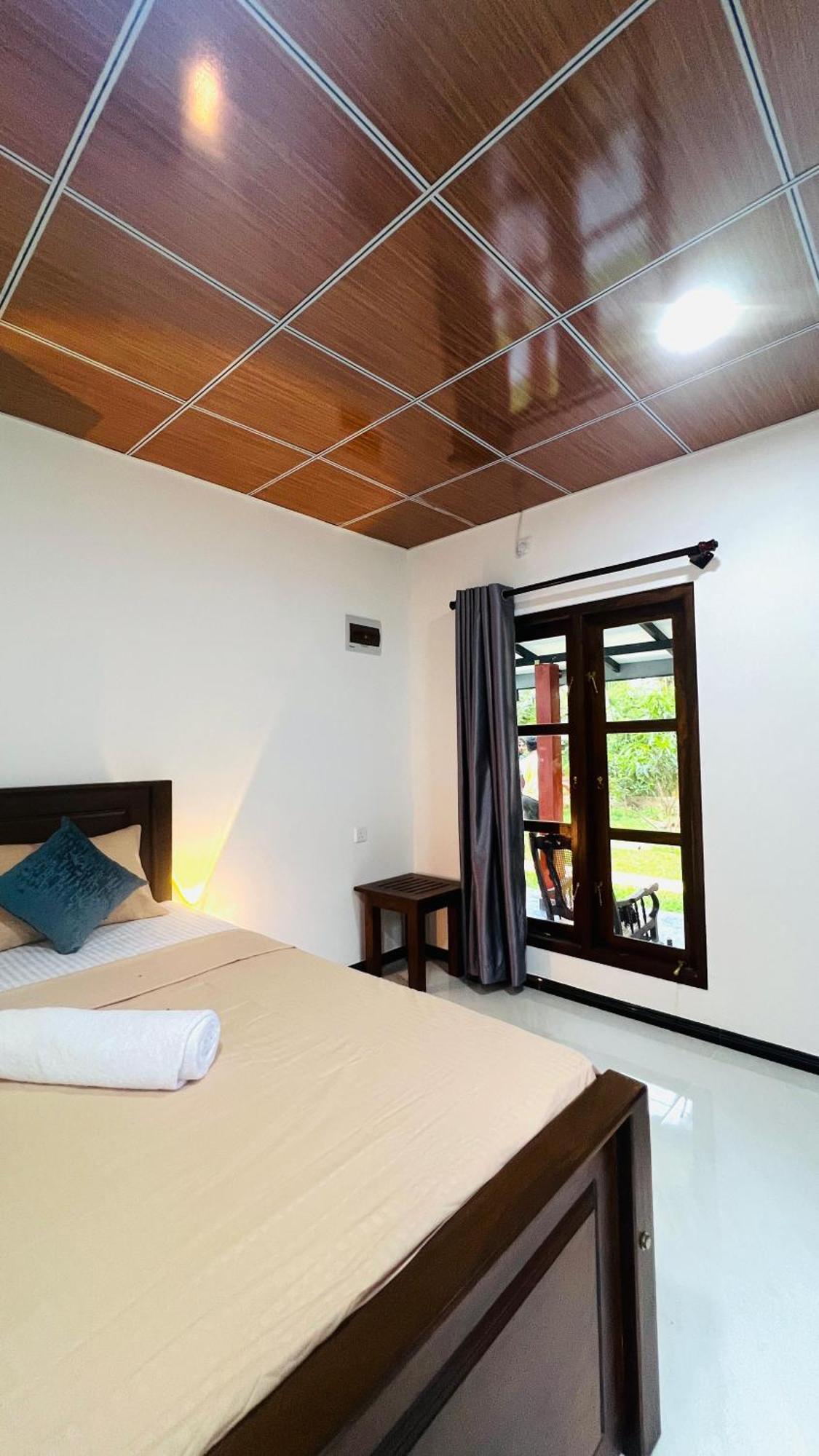 Udawalawa Safari Resort Удавалаве Екстериор снимка