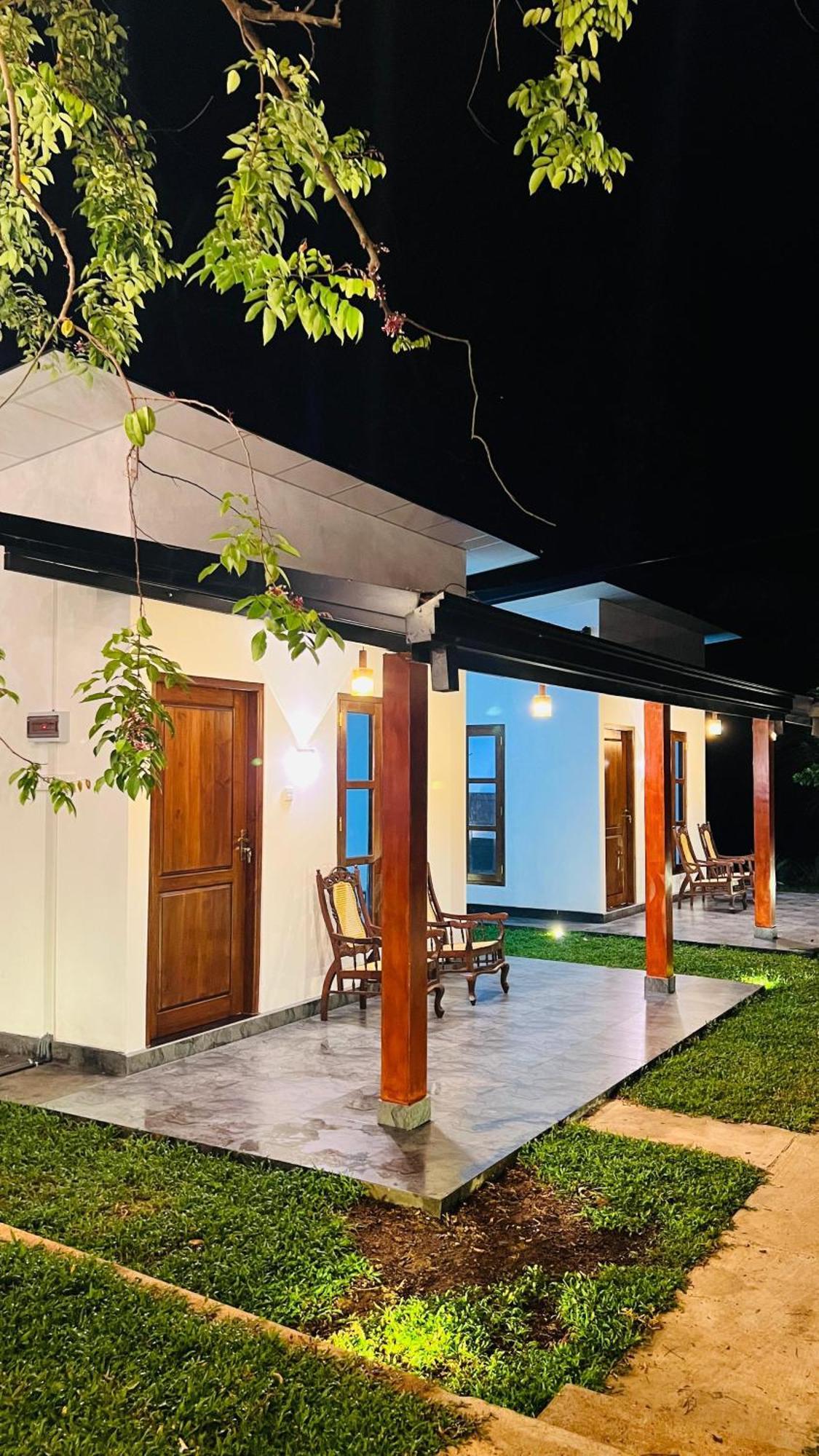 Udawalawa Safari Resort Удавалаве Екстериор снимка